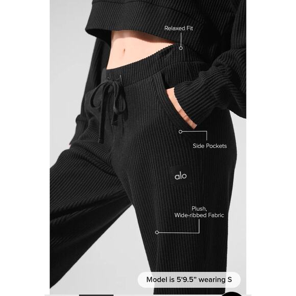 058-Alo Yoga Muse Pants-Black-Small - Picture 2 of 5